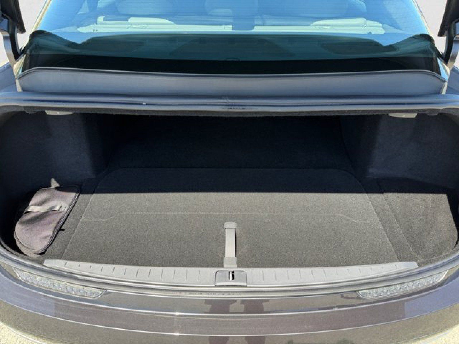 Used 2024 Lucid Air Pure RWD image 18