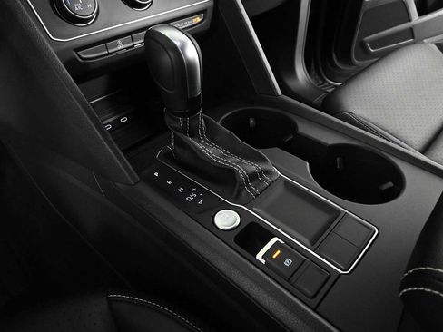 Certified 2023 Volkswagen Atlas Cross Sport SE FWD image 26
