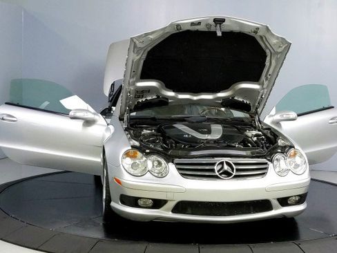 Used 2005 Mercedes-Benz SL 600 image 16