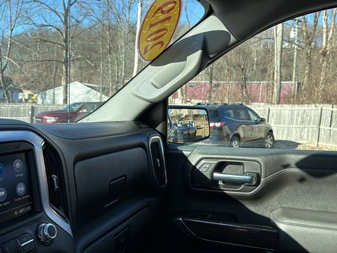 Used 2019 GMC Sierra 1500 SLE w/ SLE Value Package image 23