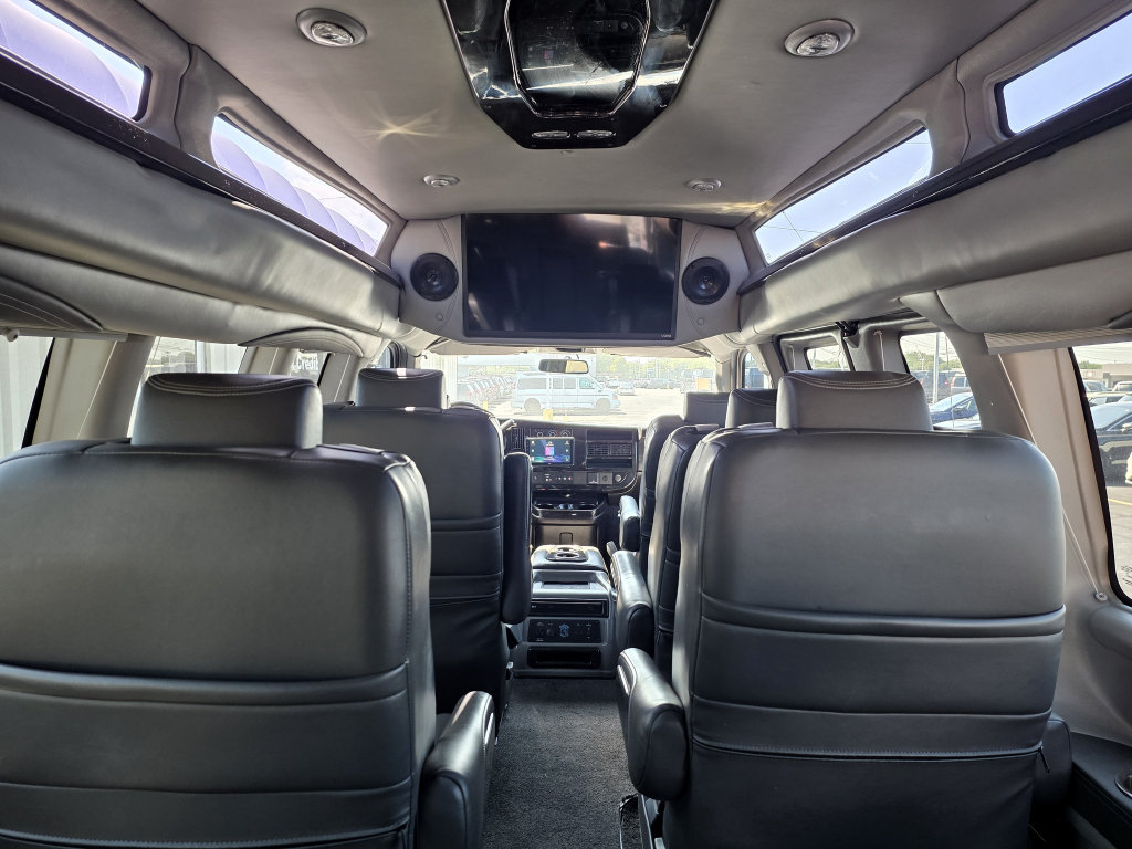Used 2023 GMC Savana 2500 Extended RWD image 33