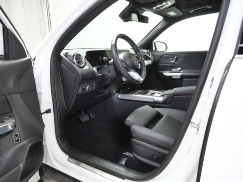 Certified 2026 Mercedes-Benz GLB 250 4MATIC image 14