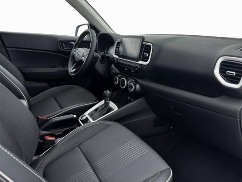 New 2026 Hyundai Venue SEL FWD image 15