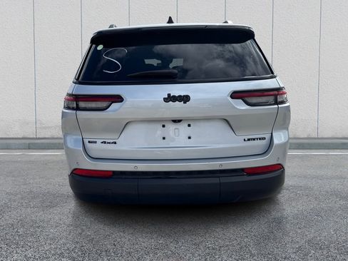 Used 2023 Jeep Grand Cherokee L Limited w/ Black Appearance Package AWD/4WD image 6