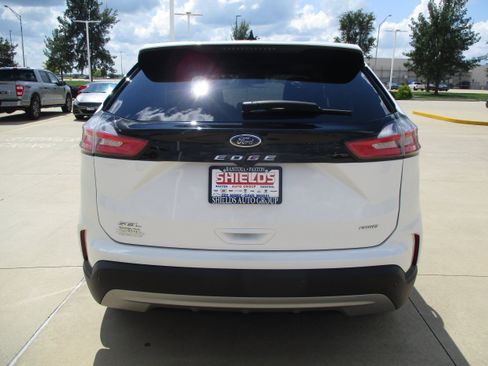 Used 2024 Ford Edge SEL w/ Convenience Package AWD/4WD image 5