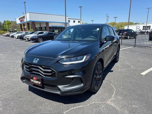 Used 2023 Honda HR-V Sport image 2