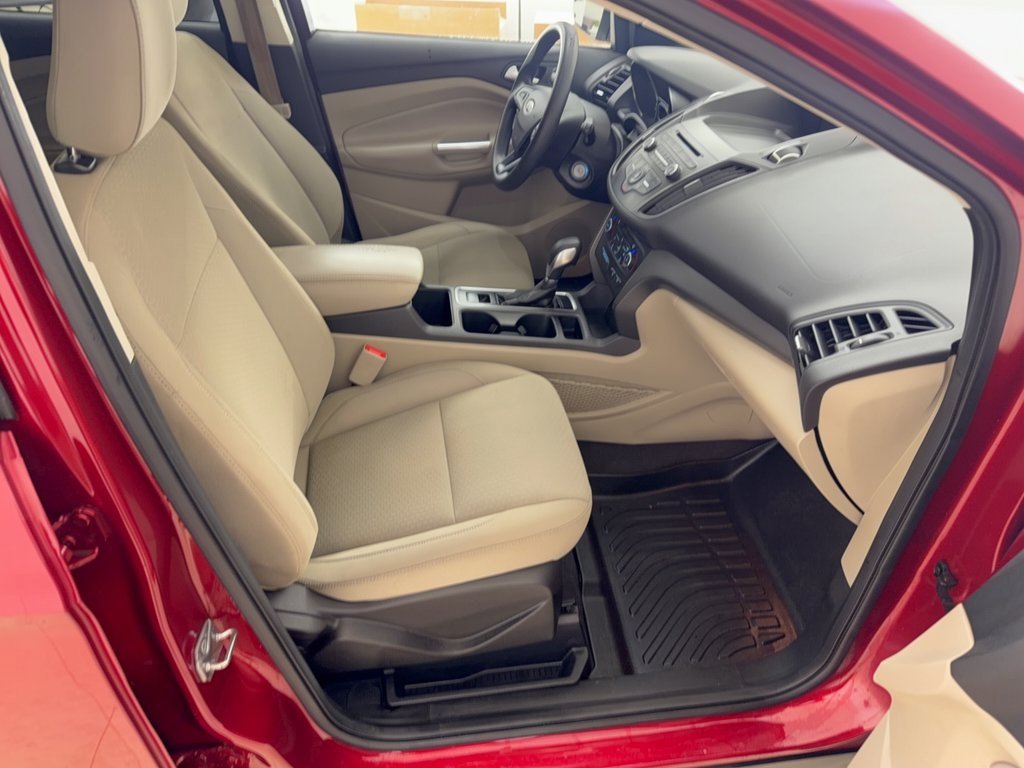 Used 2018 Ford Escape SE FWD image 30