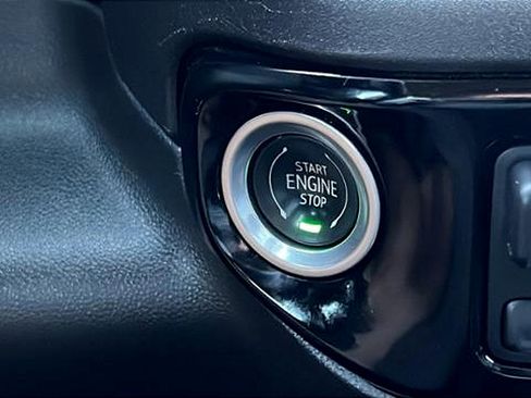 Used 2022 Chevrolet Silverado 1500 LTZ w/ Technology Package image 30