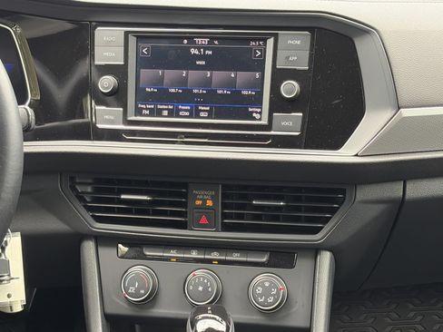 Used 2024 Volkswagen Jetta S image 10