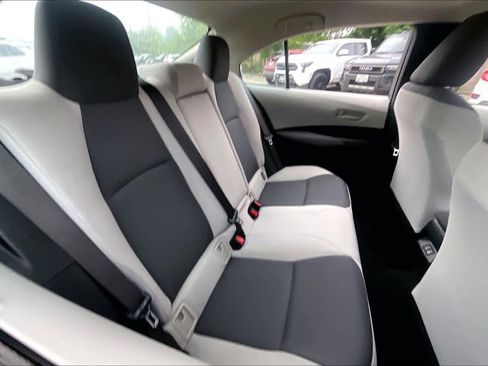 Used 2023 Toyota Corolla LE FWD image 18