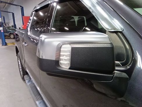 Used 2023 Chevrolet Silverado 1500 High Country w/ High Country Premium Package AWD/4WD image 34