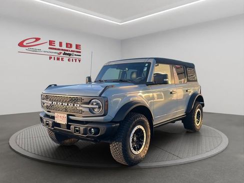 Used 2023 Ford Bronco Badlands w/ Sasquatch Package image 1