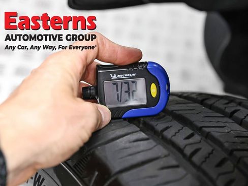 Used 2025 Jeep Wrangler Unlimited Sahara image 26