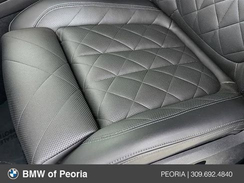 Used 2024 BMW X7 xDrive40i w/ Premium Package image 20