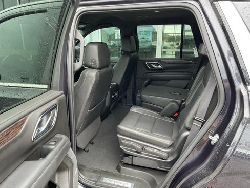Used 2022 Chevrolet Tahoe LT w/ Luxury Package RWD image 5