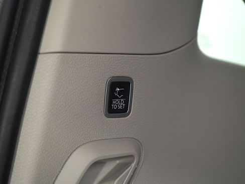 Used 2022 Jeep Wagoneer Series II w/ Premium Group I image 19