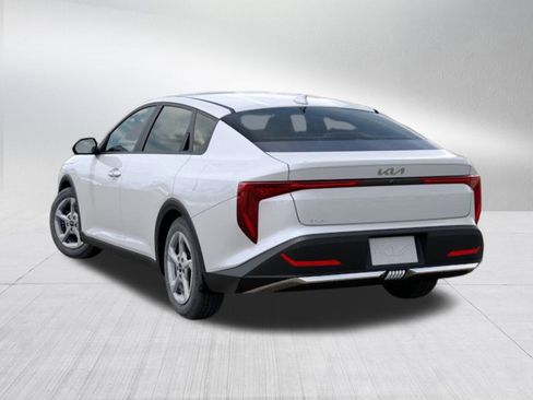 New 2025 Kia K4 LXS image 4