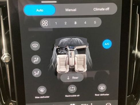 New 2026 Volvo XC90 B6 Plus w/ Protection Package Premier image 25