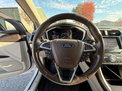 Used 2018 Ford Fusion Platinum image 19