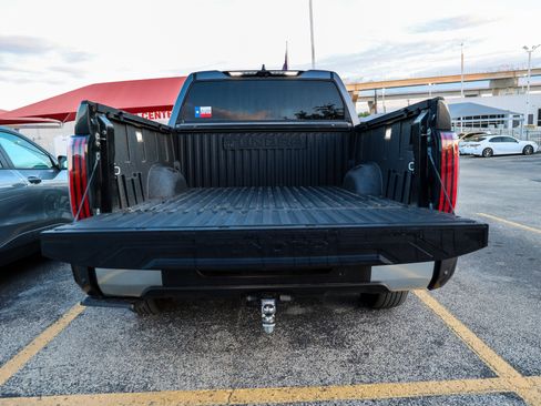 Used 2024 Toyota Tundra Limited AWD/4WD image 11