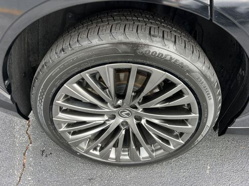 Certified 2023 Lexus RZ 450e Premium w/ Accessory Package (Z1) image 18