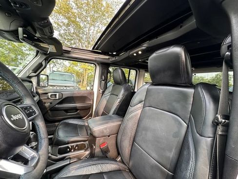 Used 2024 Jeep Wrangler High Altitude AWD/4WD image 24