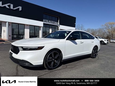 Used 2025 Honda Accord Sport image 1