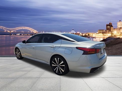 Used 2021 Nissan Altima 2.5 SR FWD image 3