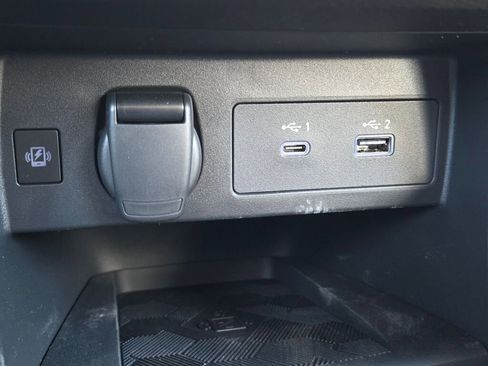 Used 2025 Nissan Versa SR w/ Trunk Package FWD image 20