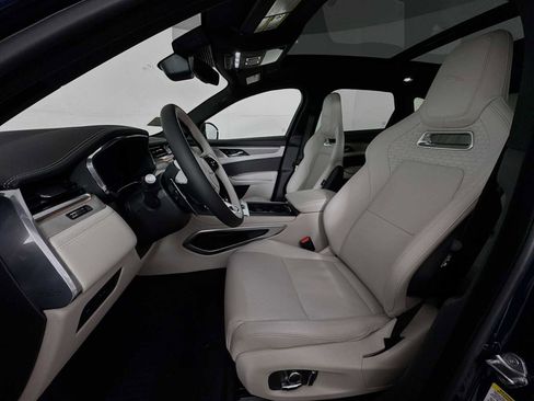 New 2026 Jaguar F-PACE R-Dynamic S image 11