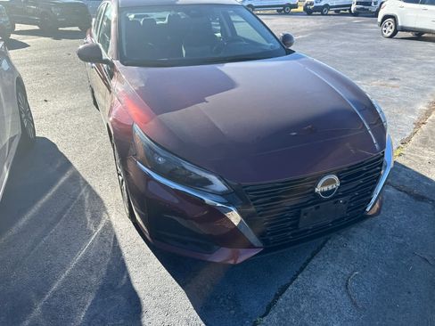 Used 2023 Nissan Altima 2.5 SV image 3