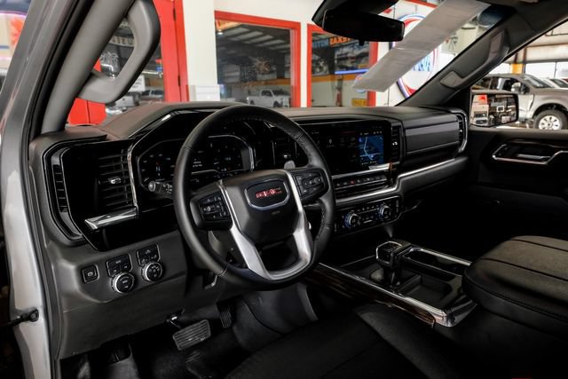 Used 2025 GMC Sierra 1500 Elevation AWD/4WD image 5