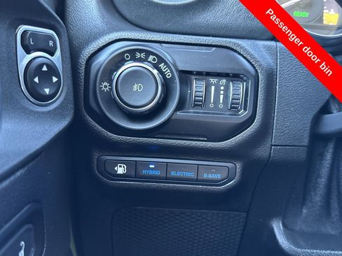 Used 2021 Jeep Wrangler Unlimited Sahara w/ Dual Top Group image 15