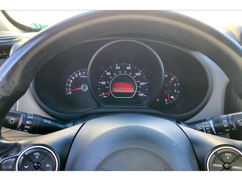 Used 2019 Kia Soul image 17