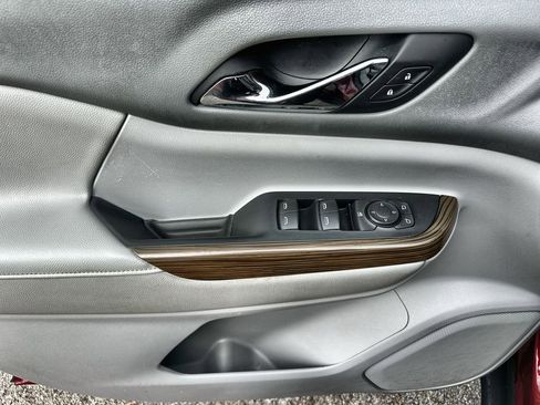 Certified 2017 GMC Acadia SLE image 22