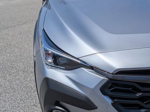 Used 2024 Subaru Crosstrek 2.0i Premium image 9