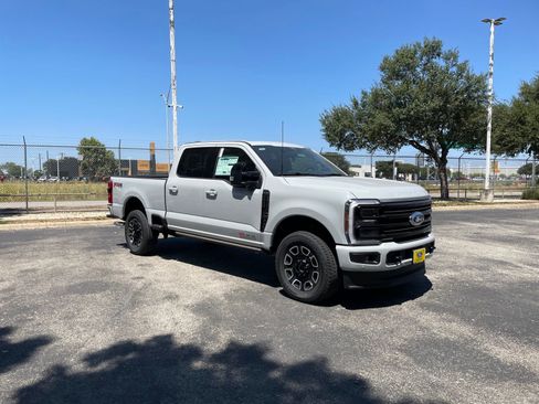 New 2026 Ford F250 Platinum AWD/4WD image 4