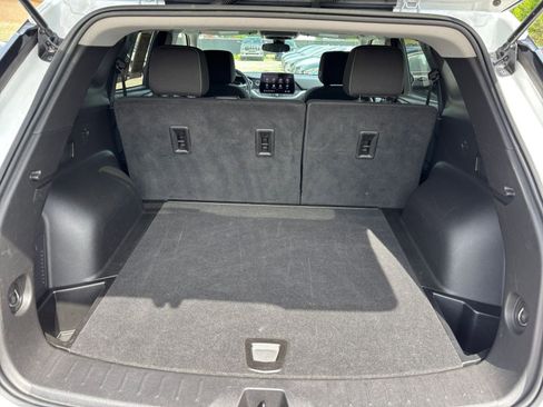 Used 2025 Chevrolet Blazer LT FWD image 32