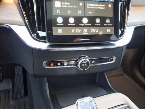 New 2026 Volvo XC90 T8 Plus w/ Protection Package Premier image 19