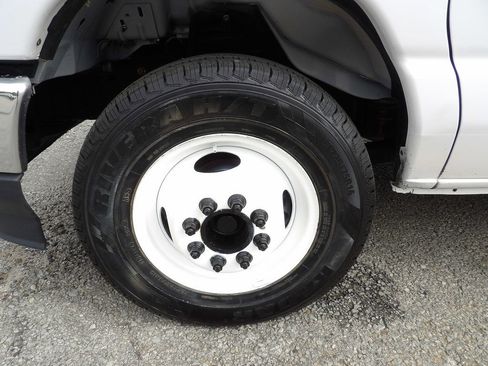 Used 2022 Ford E-450 and Econoline 450 Super Duty image 41