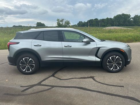 Used 2024 Chevrolet Blazer EV LT AWD/4WD image 6