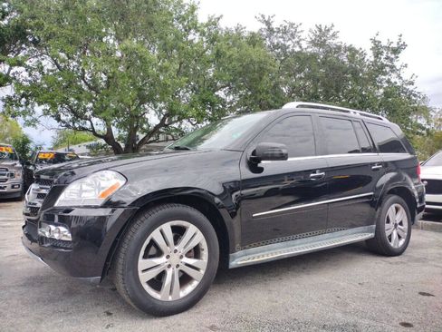 Used 2011 Mercedes-Benz GL 450 4MATIC image 4