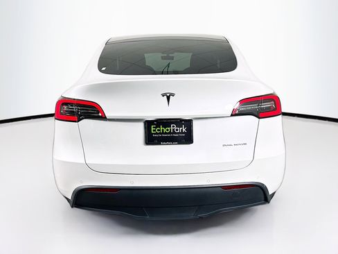 Used 2020 Tesla Model Y Long Range image 7