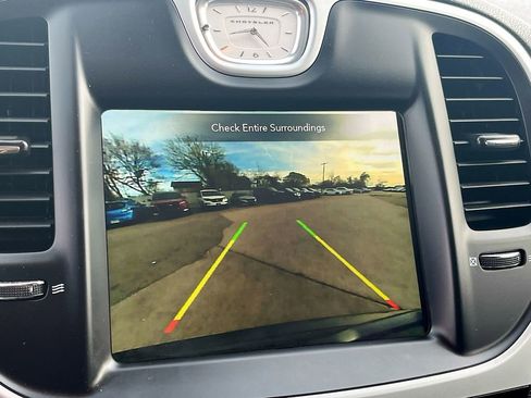 Used 2023 Chrysler 300 Touring L image 13