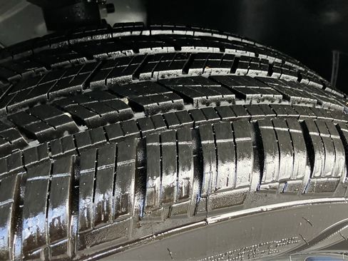 Used 2024 Volkswagen Taos SE image 12