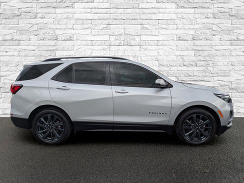 Used 2022 Chevrolet Equinox RS w/ RS Leather Package FWD image 5