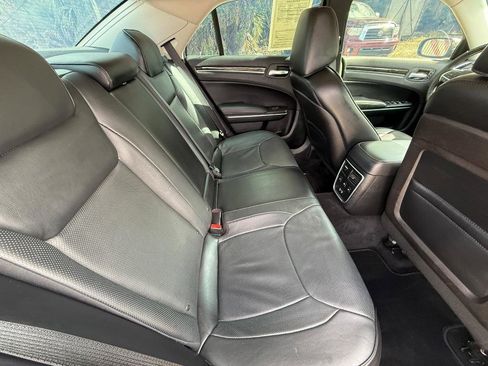 Used 2015 Chrysler 300 C image 20