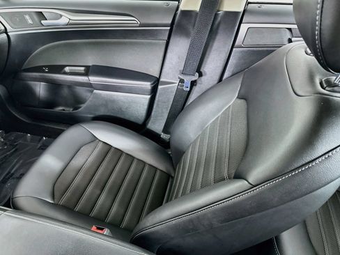 Used 2017 Ford Fusion SE w/ Equipment Group 201A FWD image 23