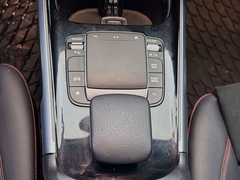 Used 2021 Mercedes-Benz GLB 250 4MATIC image 19