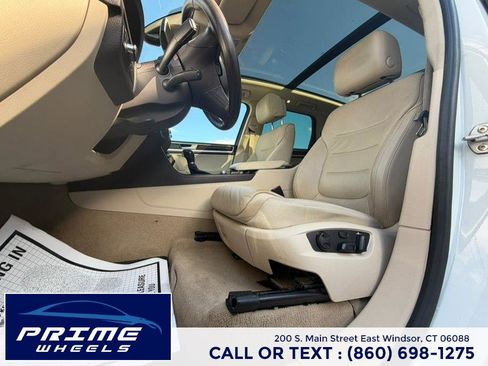 Used 2016 Volkswagen Touareg Lux image 10